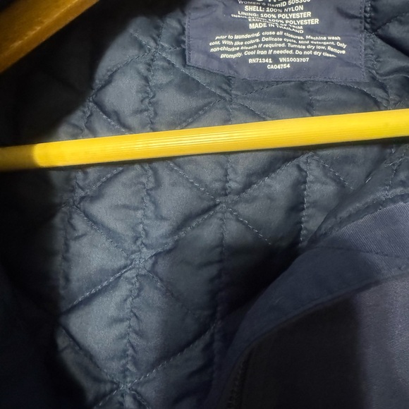 L.L Bean Women's Mountain Classic Insulated Anorak, Regular - Picture 7 of 7